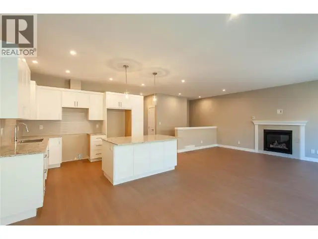 435 Poplar Drive Logan Lake, British Columbia in Houses for Sale in Williams Lake - Image 4