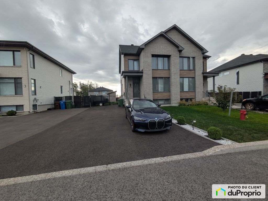 $669,900 - Semi-detached for sale in St-Joseph-Du-Lac — photo 1