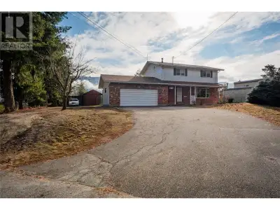 They say opportunity knocks, but at 614 12th Sreet, it’s doing cannonballs into the pool. This 3-bed...