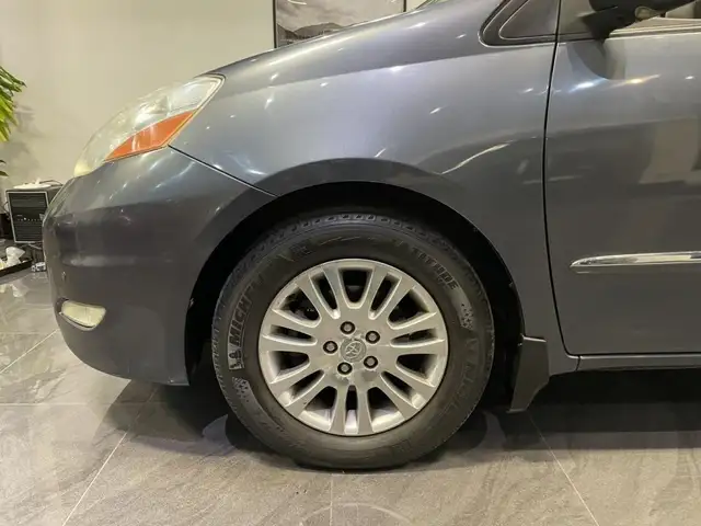 2007 Toyota Sienna XLE LTD AWD in Cars & Trucks in City of Montréal - Image 30