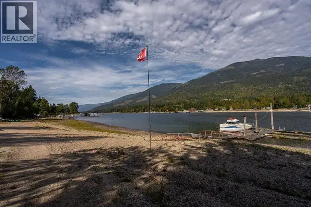 8275 East Procter Road Procter, British Columbia in Land for Sale in Nelson - Image 11