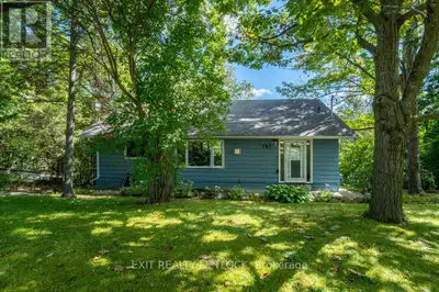 FOUR SEASON COTTAGE/YEAR ROUND HOME. Chemong Lake Waterfront! Discover peaceful waterfront living in...