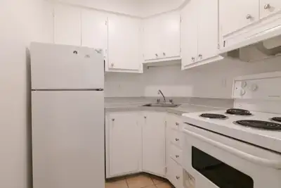 studio apartment on Saint-Mathieu near Concordia - ID 822