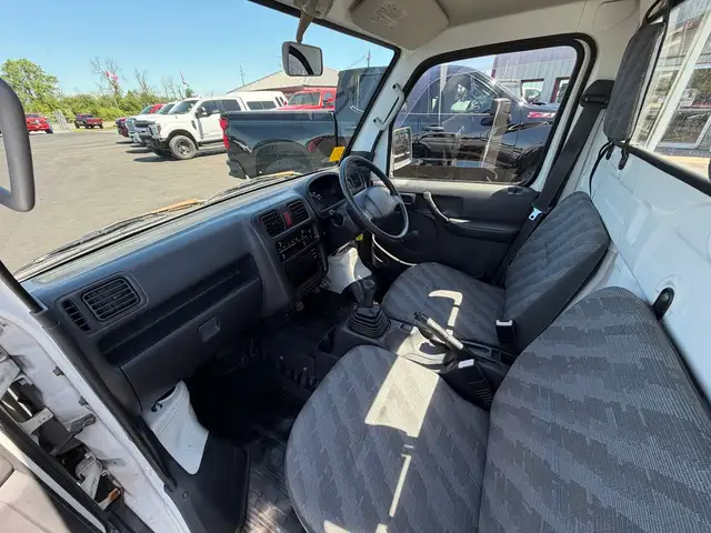 2004 Suzuki Carry in Cars & Trucks in Belleville - Image 18