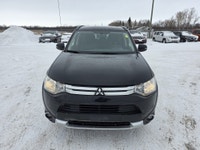 PRICE REDUCED!!! NO ACCIDENTS!!! AWD!! 7 PASSENGER!! ROOM FOR THE ENTIRE FAMILY!!! 2015 Mitsubishi O... (image 7)