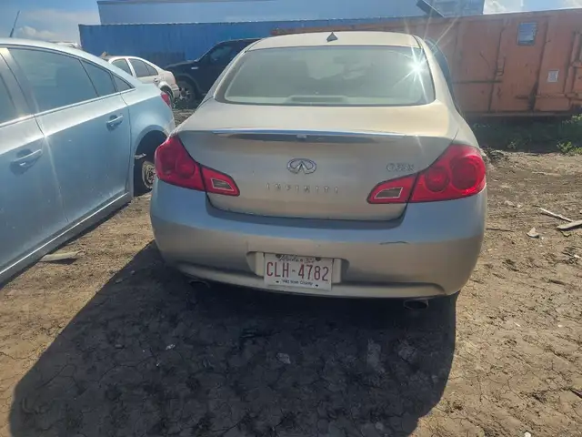 2008 INFINITY FOR PARTS in Auto Body Parts in Edmonton - Image 3