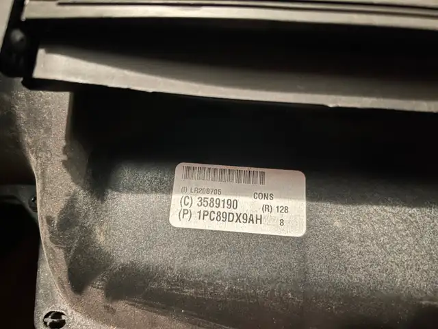 Siège électrique Pacifica 2022 in Other Parts & Accessories in Drummondville - Image 12