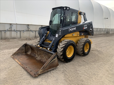 Hours: 1311 | Location: Regina, SK, CA | Booms: Self-Leveling; Buckets: 84 Bucket; Miscellaneous: Re...