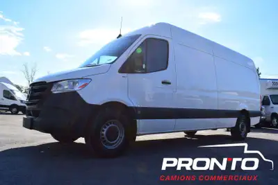 AC ** Cruise ** Bluetooth ** 170WB ** Toit Haut ** Camera de Recul ** Tapis et protecteur latéraux *...