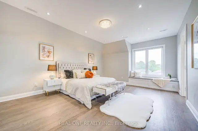 Custom Built Home w Finished Walk Up Bsmt By Sheppard & Bathurst in Houses for Sale in City of Toronto - Image 10