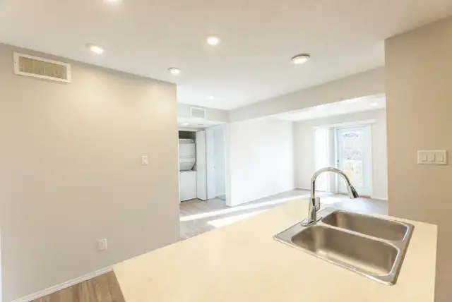 Townhomes with in Suite Laundry - Sagecourt - House for Rent Str in Long Term Rentals in Calgary - Image 10