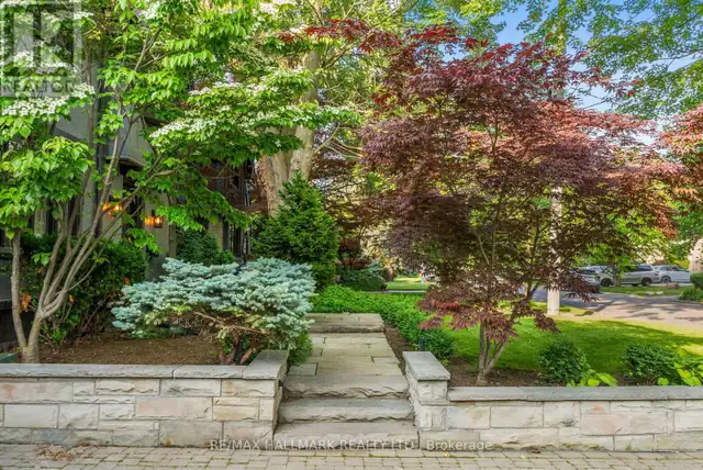 16 ELDERWOOD DRIVE Toronto (Forest Hill South), Ontario62864756397571122