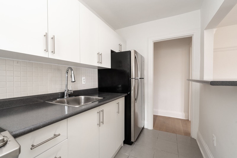 Renovated two bedroom, High Park and Roncesvalles ID 997 Long Term Rentals City of Toronto