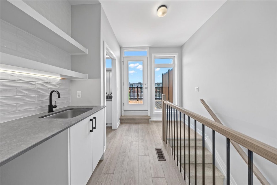 Dreamers Loft Suite I 2