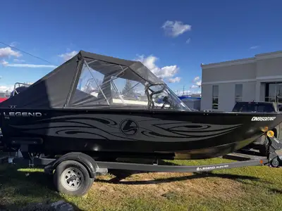 Check out our 2024 F19 powered by a Mercury 115 ELPT Pro XS CT. This unit comes with our preferred e...