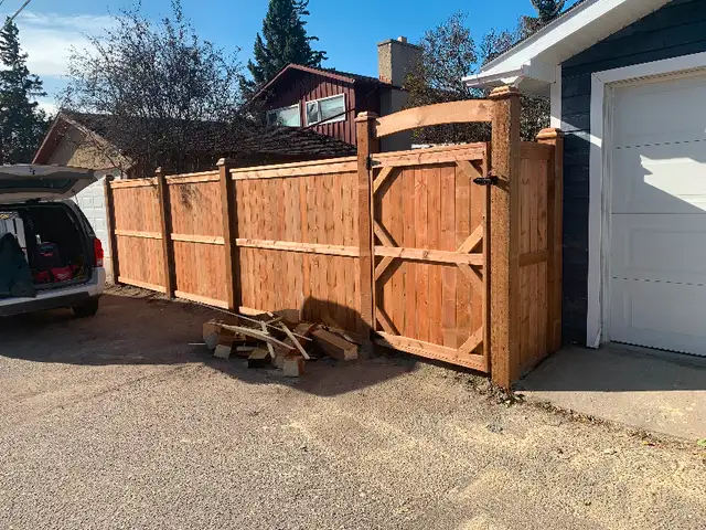 Book your spring 2025 fence and deck projects63006659060865122