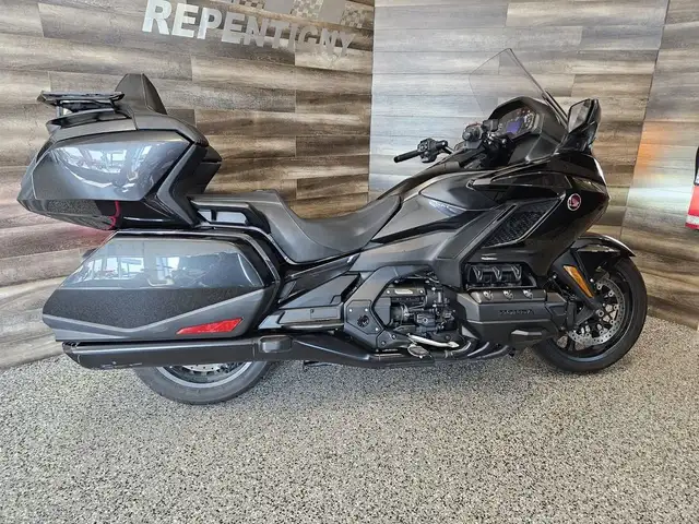2021 Honda GL1800 Gold Wing Tour DCT GARANTIE 12 MOIS in Sport Touring in Laval / North Shore - Image 4