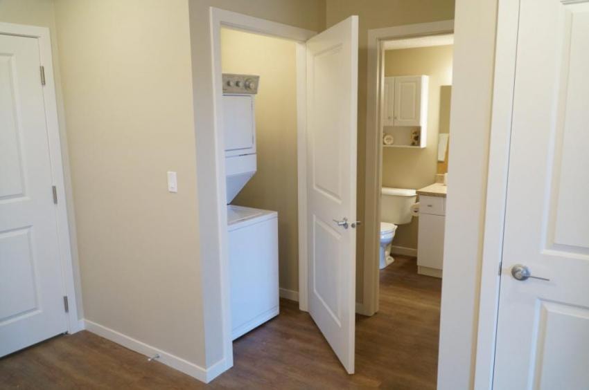 ONE BEDROOM APARTMENT IN SHERWOOD PARK! Long Term Rentals