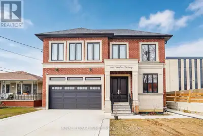 Spectacular walk-out basement apartment available for immediate lease! This bright, sun-filled unit...