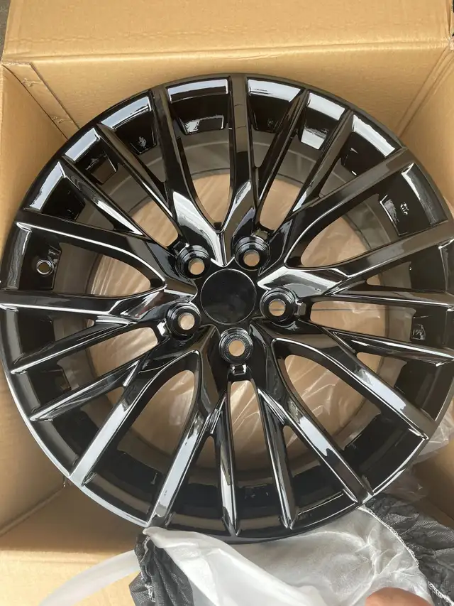 2022-2026 Toyota Corolla Cross Winter Steel/Alloy Package 17/18" in Tires & Rims in Markham / York Region - Image 3