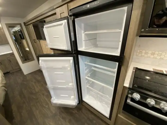 2025 Winnebago Vista 33K in RVs & Motorhomes in Abbotsford - Image 15