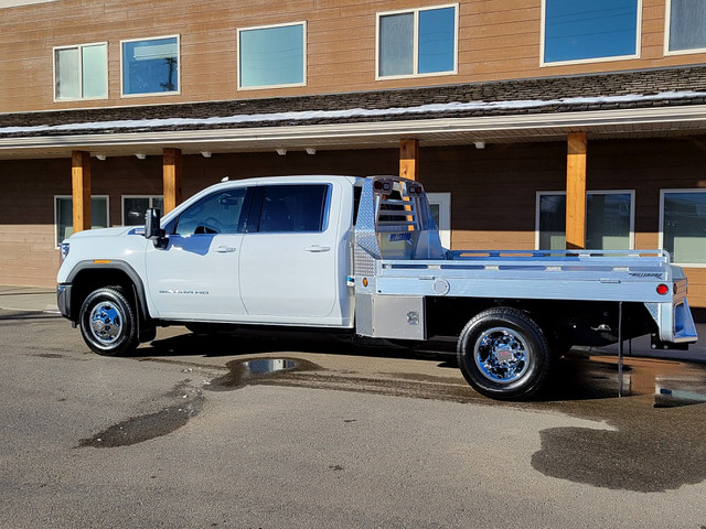 2024 GMC Sierra With Aluminum Flat Deck in Cars & Trucks in Calgary - Image 4