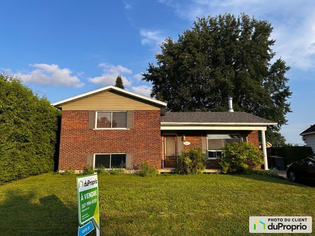 $359,900 - Bungalow for sale in Victoriaville — photo 1