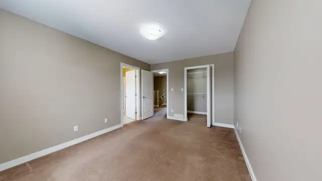 3 BEDS 3 WASHROOMS FINISHED BASEMENT ATT GARAGE63417637389955124