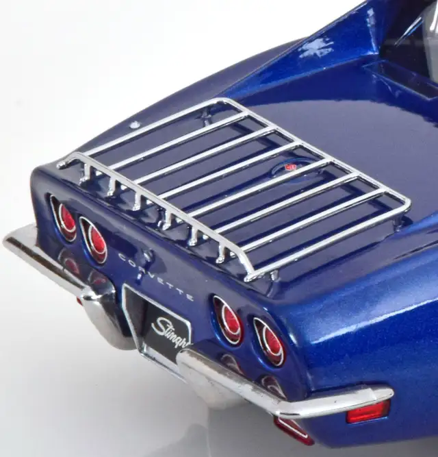 1972 CHEVROLET CORVETTE T-TOP COUPE BLUE 1:18 BY KK SCALE MODELS in Arts & Collectibles in City of Toronto - Image 7