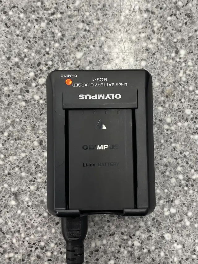 Olympus E-620 DSLR Camera w/14-42mm Lens in Cameras & Camcorders in City of Toronto - Image 9