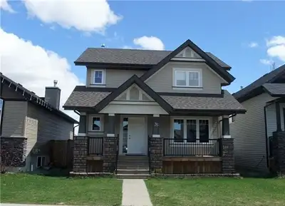 Beautiful Home in Desirable Vanier Woods