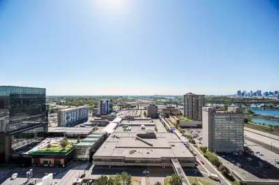3½ - Longueuil Metro Station - Gym!