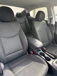 Auto Global - Montréal 2015 Hyundai Elantra JAMAIS ACCIDENTÉE Sieges Chauffants Air Climatisée, Mags... (image 9)