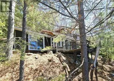 Just south of "Barry's Bay" - Papineau Lake - Totally private, 3 bedroom cottage on the sunny side o...