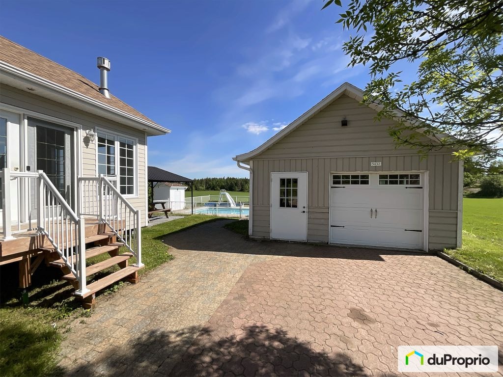 $519,000 - Country home for sale in La Baie — photo 2
