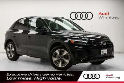 This Audi Q5 delivers a Intercooled Turbo Gas/Electric I-4 2.0 L/121 engine powering this Automatic...