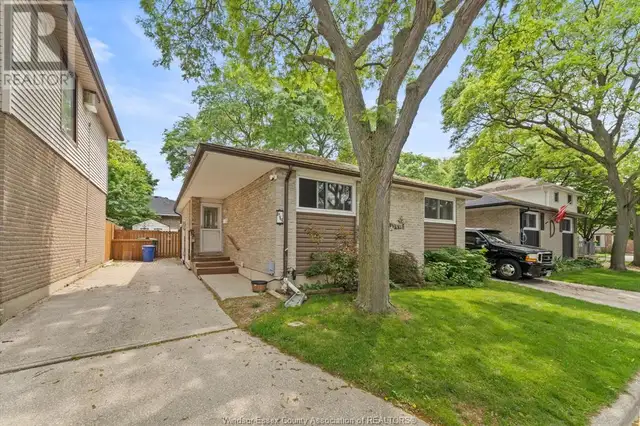8549 FOXHILL PLACE Windsor, Ontario62854412741763122