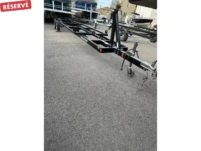 2012 KARAVAN KPS-224 KARAVAN KPS-224 2012 Remorque à ciseau pour ponton Karavan 2012 à vendre Poids...