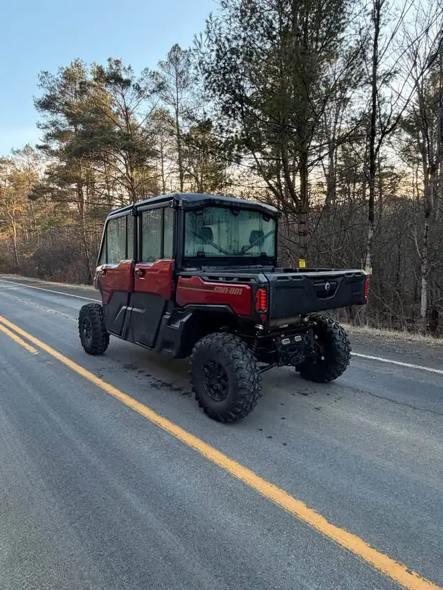 2022 CANAM DEFENDER LIMITED-RED! in ATVs in Dartmouth - Image 5