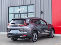 Carget Supercentre is proud to present this 2020 Honda CR-V Touring EXTERIOR: MODERN STEEL INTERIOR:... (image 5)