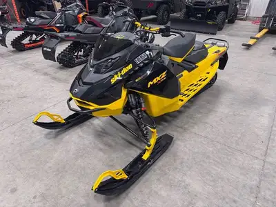 DEMO 2025 MXZ XRS 600R E-TECH 129 WITH SMART SHOX & 10.25in. TOUCH SCREEN GUAGES 624 KM & READY TODA...