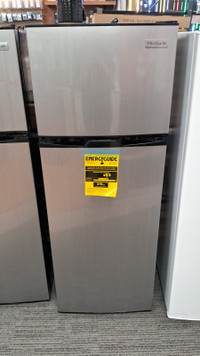 FRIGIDAIRE 7.5 CUFT STAINLESS STEELE REFRIGERATOR City of Toronto Toronto (GTA) Preview