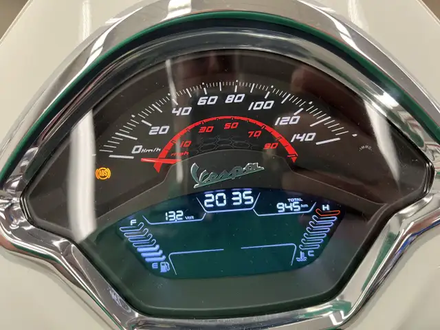 2023 Vespa GTS Super HPE 300 ABS - V5855 - -No Payments for 1 Ye in Scooters & Pocket Bikes in Markham / York Region - Image 17