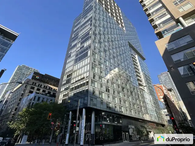 $530,000 - Condominium in Ville-Marie (downtown, old Mtl) in Condos for Sale in City of Montréal - Image 2