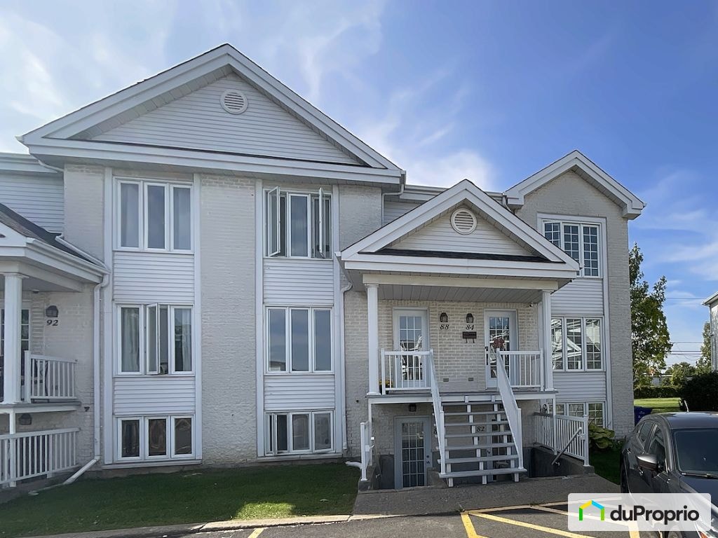 $595,000 - Duplex for sale in Varennes — photo 1