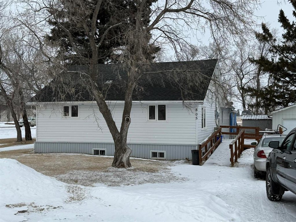 805 Broadway Street Cartwright, Manitoba | Houses for Sale | Brandon ...