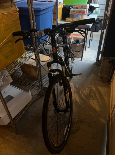 Schwinn GTX2 700C Hybrid Bike / Bicycle 18”, View more