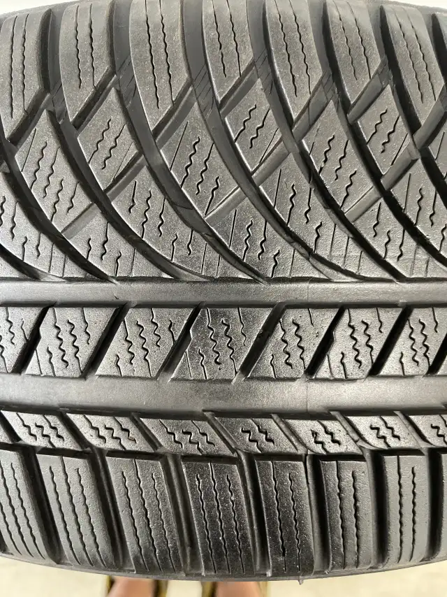 Pair2️⃣:  235/45R18 98V XL  Kumho WinterCraft WP72. in Tires & Rims in Mississauga / Peel Region - Image 7