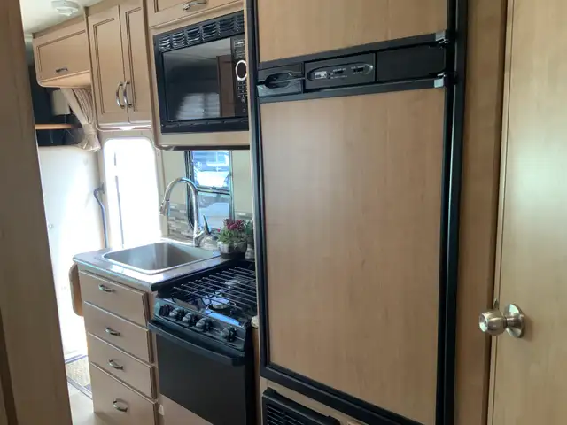 2017 Thor Freedom Elite 22FE in RVs & Motorhomes in Barrie - Image 16