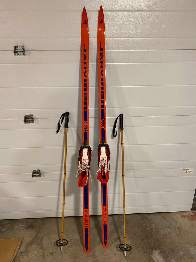 Cross Country ski set with skis,Bindings and Boots and Poles Ski